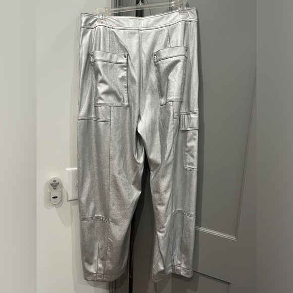 By Anthropologie Faux leather metallic barrel pants - Picture 3 of 4